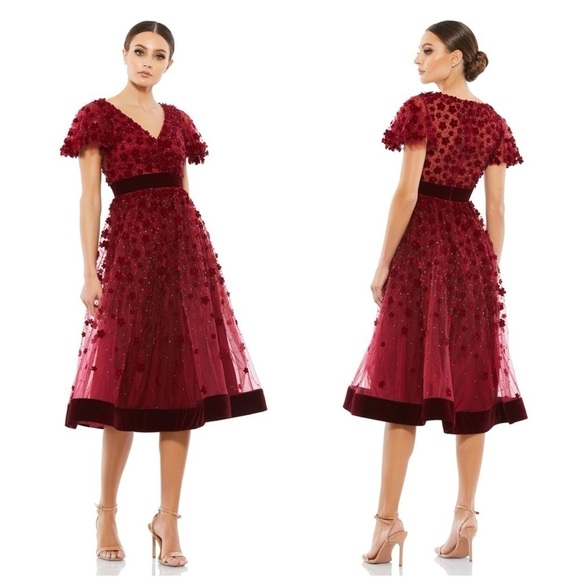 MAC DUGGAL Embellished Butterfly Sleeve Velvet Hem Midi Dress In Burgundy